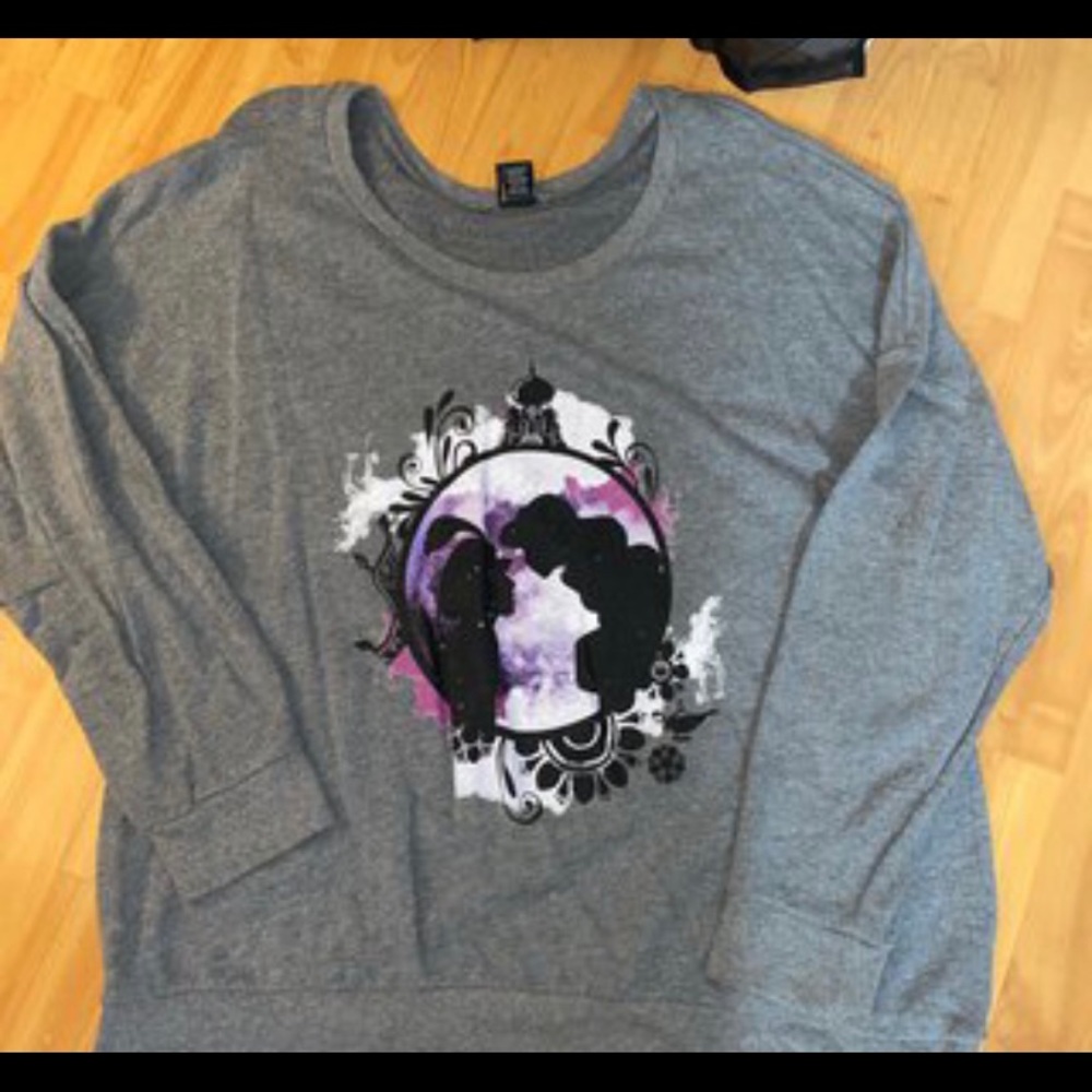 Disney Aladdin pull over sweater